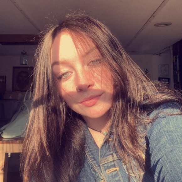 Meet your Posher, Adrianna - Picture 1 of 1